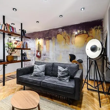 Transylvanian Nest - 1br With Parking