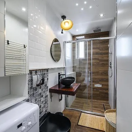 Transylvanian Nest - 1br With Parking * Cluj-Napoca